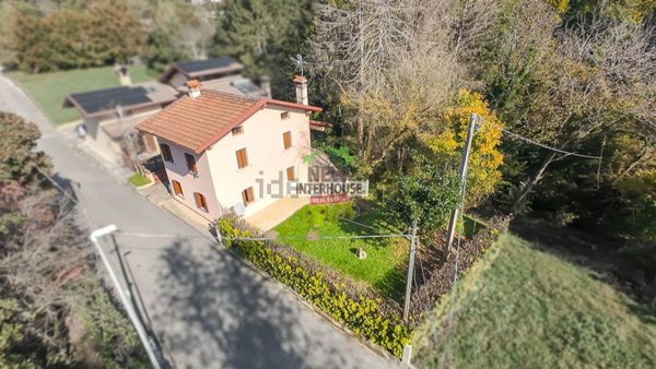 casa indipendente in vendita a Castelnovo del Friuli