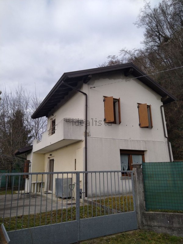casa indipendente in vendita a Castelnovo del Friuli