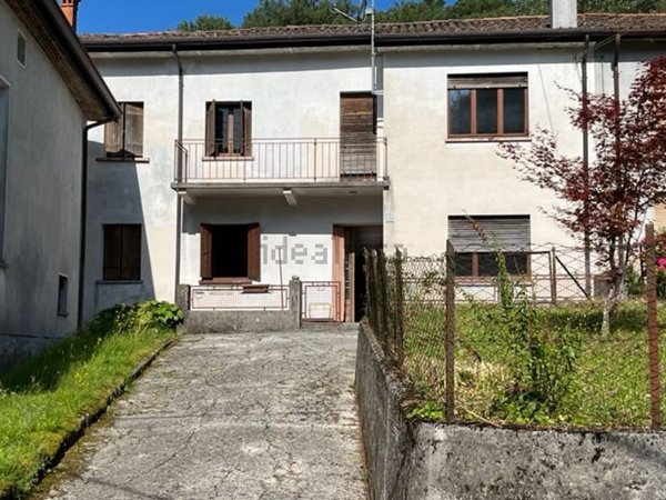 quadrivano in vendita a Castelnovo del Friuli
