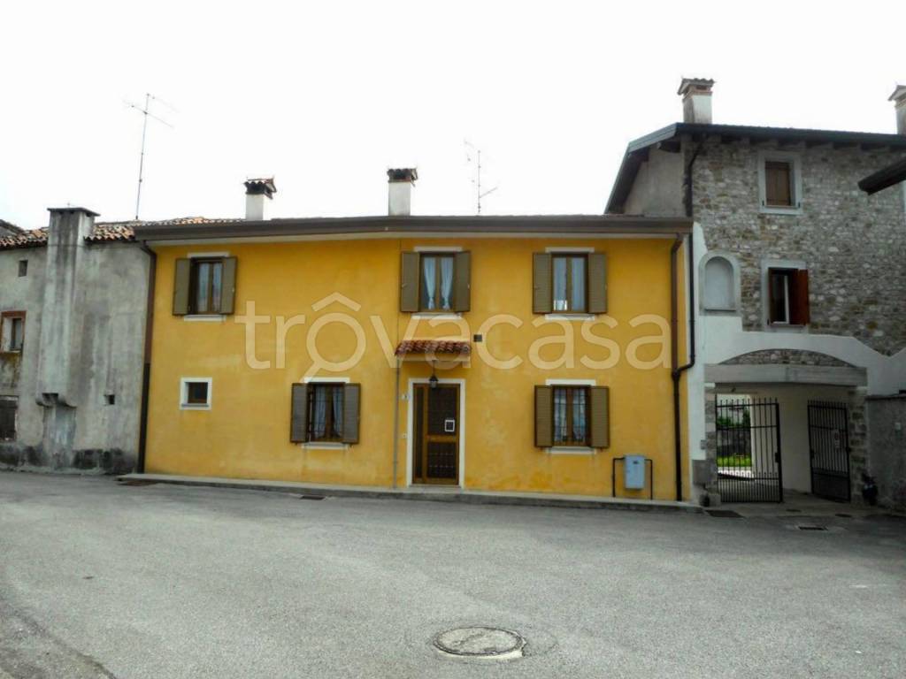 casa indipendente in vendita a Cavasso Nuovo in zona Orgnese