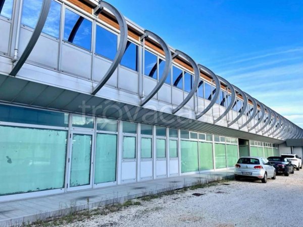 locale commerciale in vendita a Chions in zona Villotta