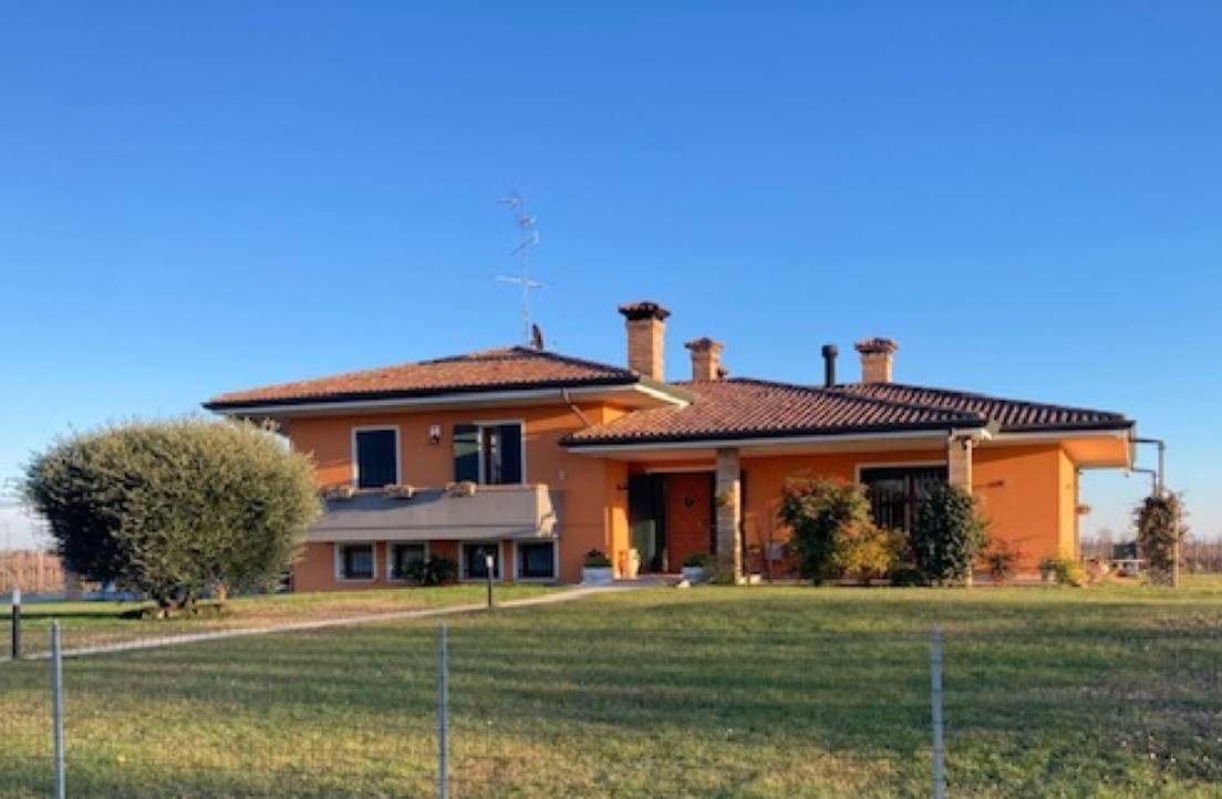 casa indipendente in vendita a Chions in zona Basedo