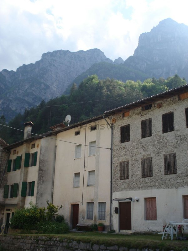 casa indipendente in vendita a Claut in zona Contròn