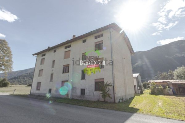 casa indipendente in vendita a Claut in zona Pinedo