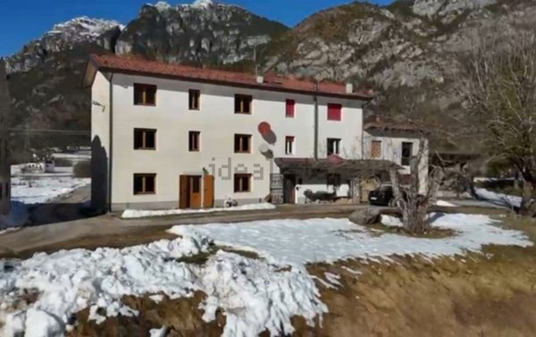 casa indipendente in vendita a Claut in zona Pinedo