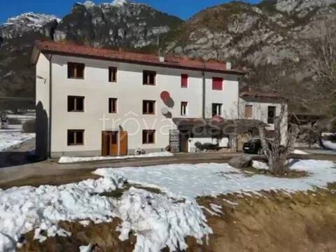 casa indipendente in vendita a Claut in zona Pinedo