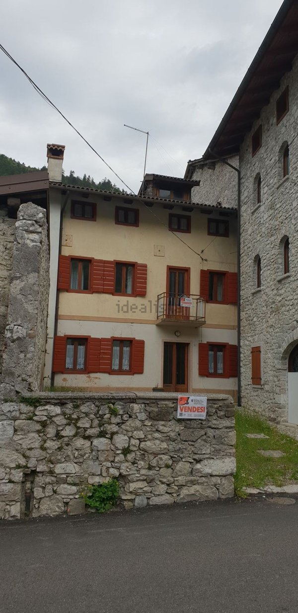 casa indipendente in vendita a Claut