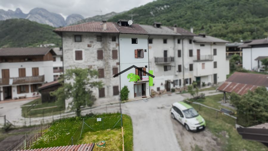 appartamento in vendita a Claut in zona Creppi