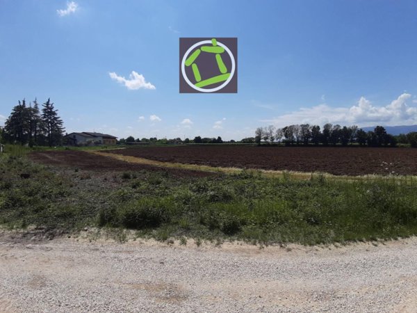 terreno agricolo in vendita a Cordenons in zona Villa d'Arco
