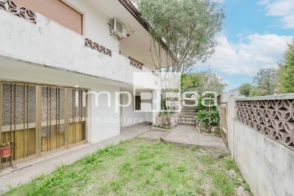 casa indipendente in vendita a Cordenons
