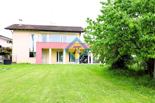 casa indipendente in vendita a Cordenons
