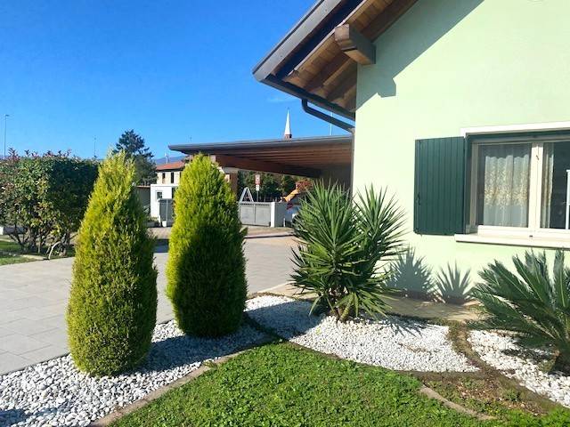 casa indipendente in vendita a Cordenons