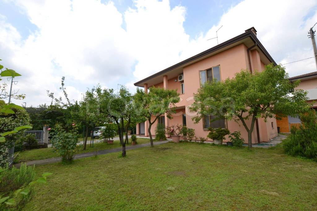 casa indipendente in vendita a Cordenons