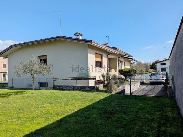 casa indipendente in vendita a Cordenons