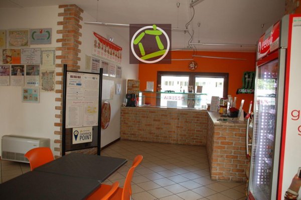 locale commerciale in vendita a Cordenons