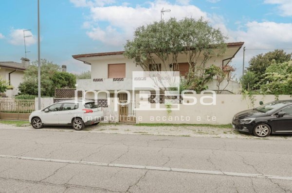 casa indipendente in vendita a Cordenons