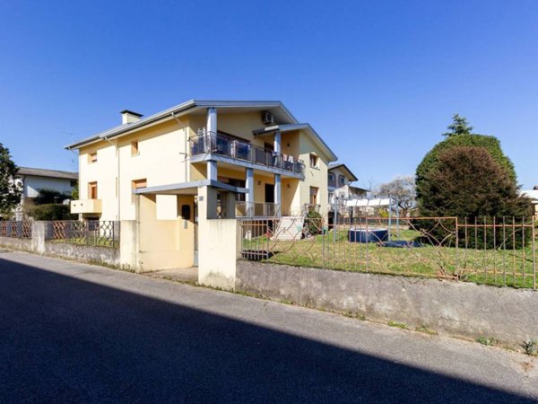 casa indipendente in vendita a Cordenons
