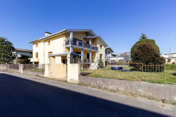 casa indipendente in vendita a Cordenons