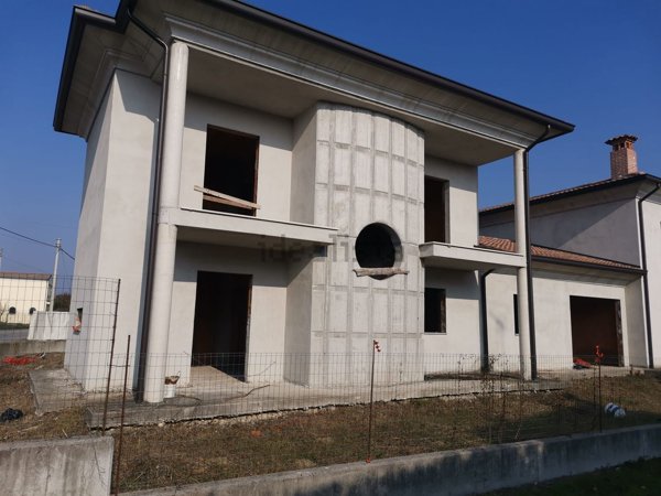 casa indipendente in vendita a Cordenons