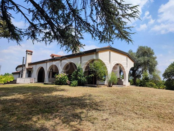 casa indipendente in vendita a Cordenons in zona Villa d'Arco