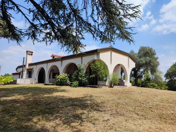 casa indipendente in vendita a Cordenons in zona Villa d'Arco