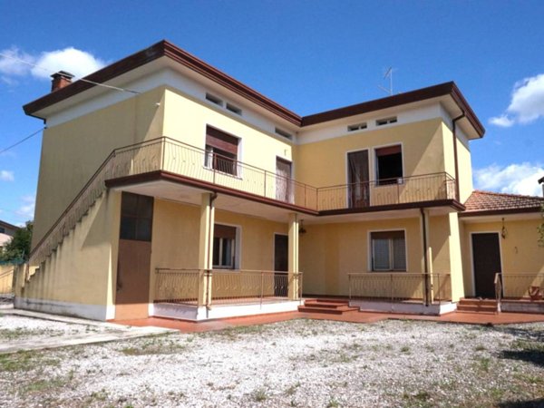 casa indipendente in vendita a Cordenons