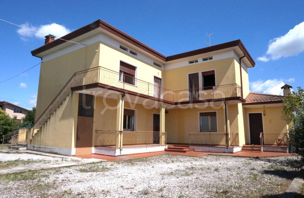 casa indipendente in vendita a Cordenons