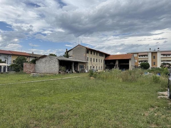 terreno edificabile in vendita a Cordenons