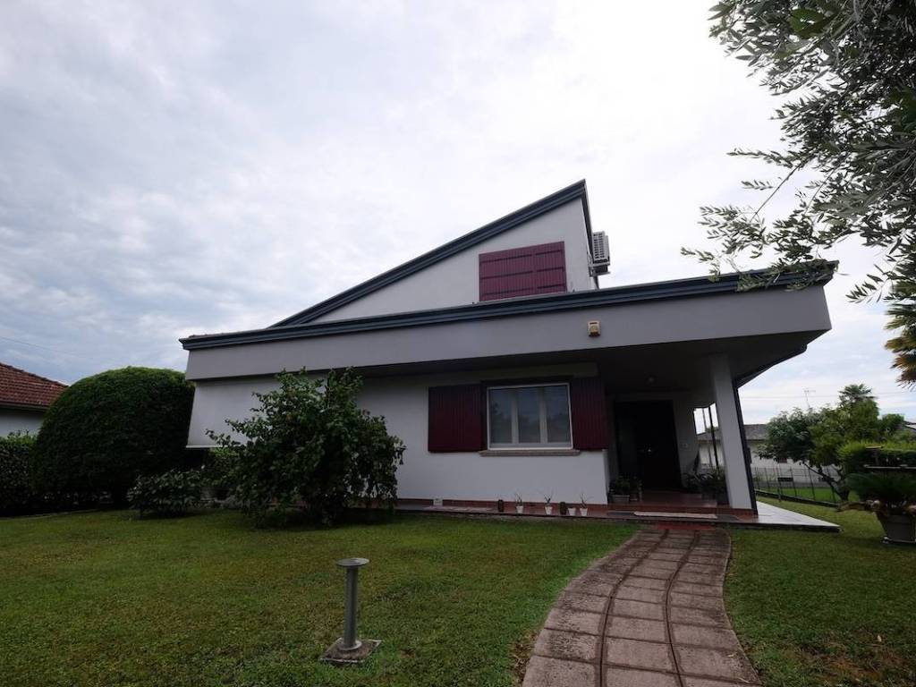 casa indipendente in vendita a Cordenons
