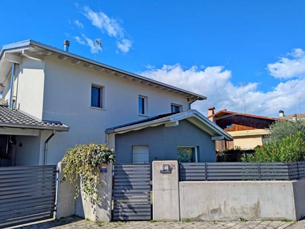casa indipendente in vendita a Cordenons
