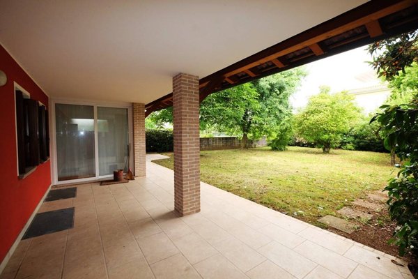 casa indipendente in vendita a Cordenons