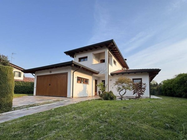 casa indipendente in vendita a Cordenons