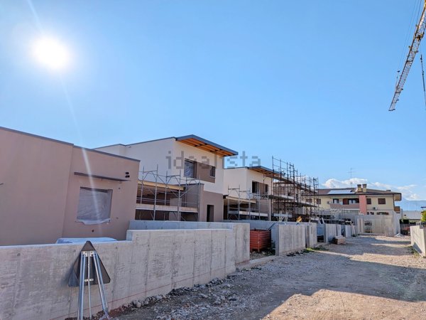 casa indipendente in vendita a Cordenons