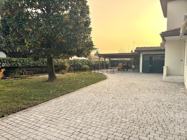 casa indipendente in vendita a Cordenons