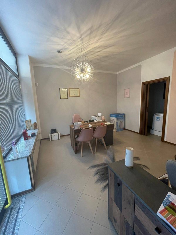 locale commerciale in vendita a Cordenons