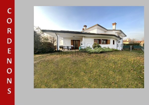 casa indipendente in vendita a Cordenons in zona Villa d'Arco