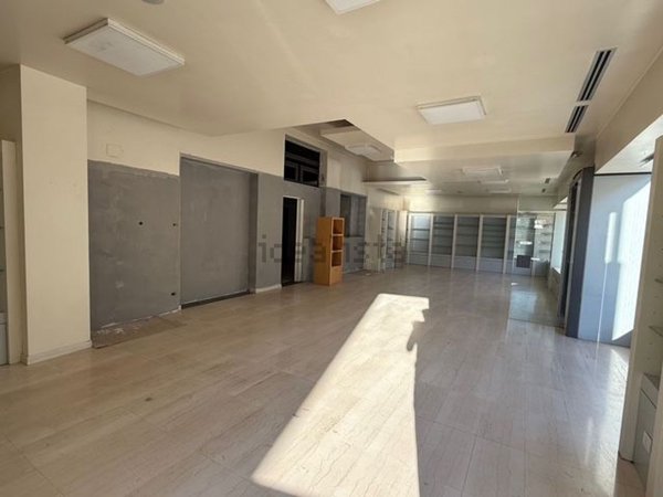 locale commerciale in vendita a Cordenons