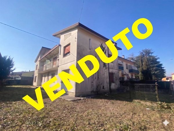 intera palazzina in vendita a Cordenons
