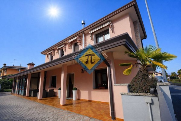 casa indipendente in vendita a Cordenons
