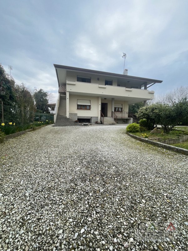 casa indipendente in vendita a Cordenons