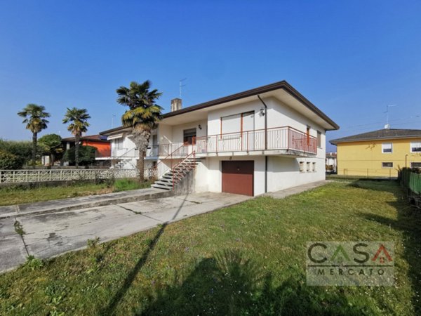 casa indipendente in vendita a Cordenons