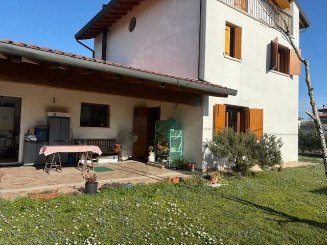 casa indipendente in vendita a Cordenons