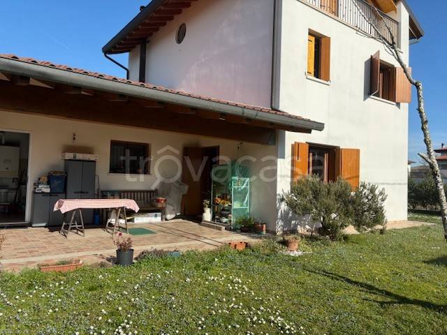 casa indipendente in vendita a Cordenons