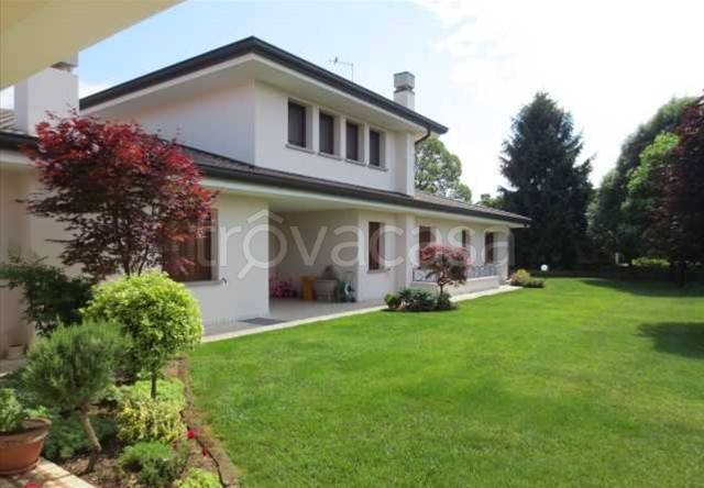 casa indipendente in vendita a Cordenons