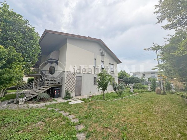 casa indipendente in vendita a Cordenons