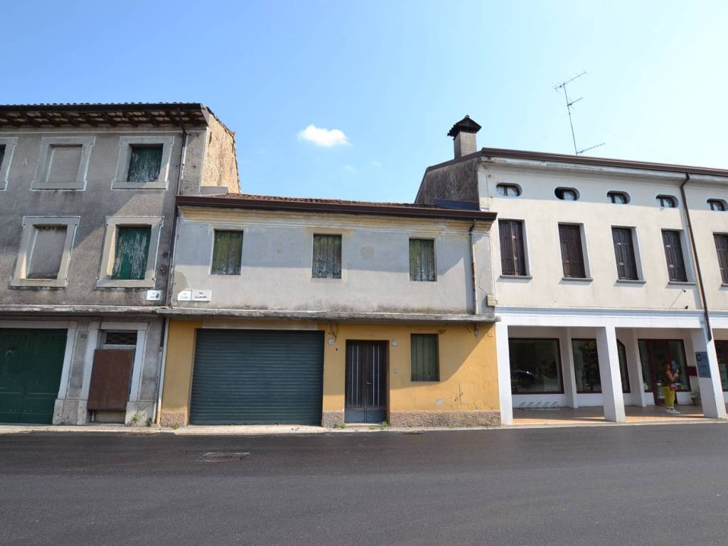 casa indipendente in vendita a Cordenons