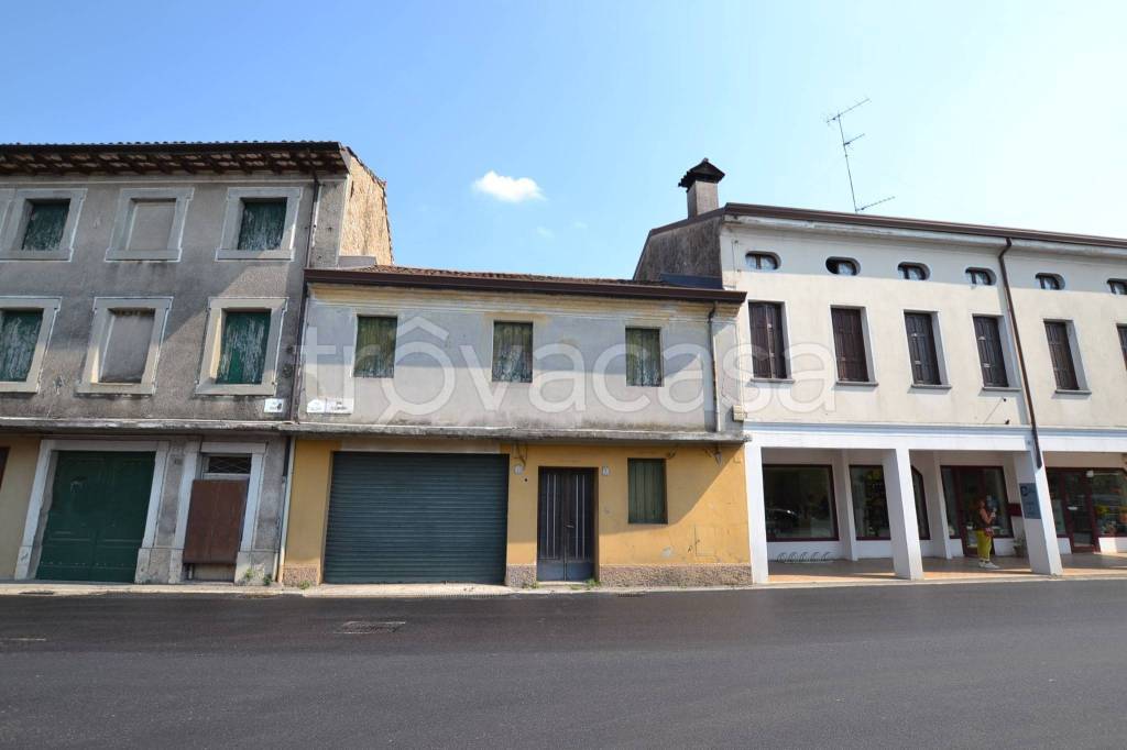 casa indipendente in vendita a Cordenons