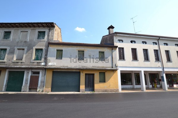 pentavano in vendita a Cordenons