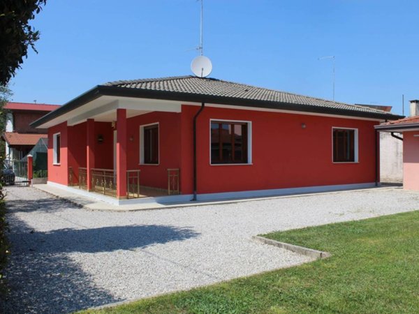 casa indipendente in vendita a Cordenons