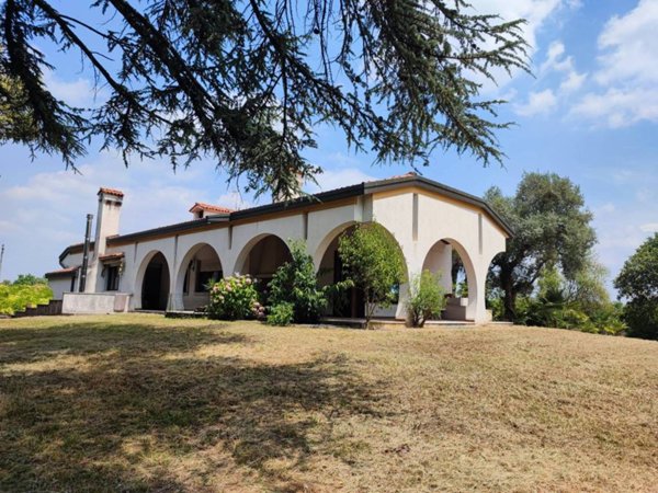 casa indipendente in vendita a Cordenons in zona Villa d'Arco